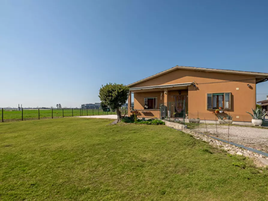 Immagine 2 di Casa indipendente in vendita  in via Rovigana, 64 a Monselice
