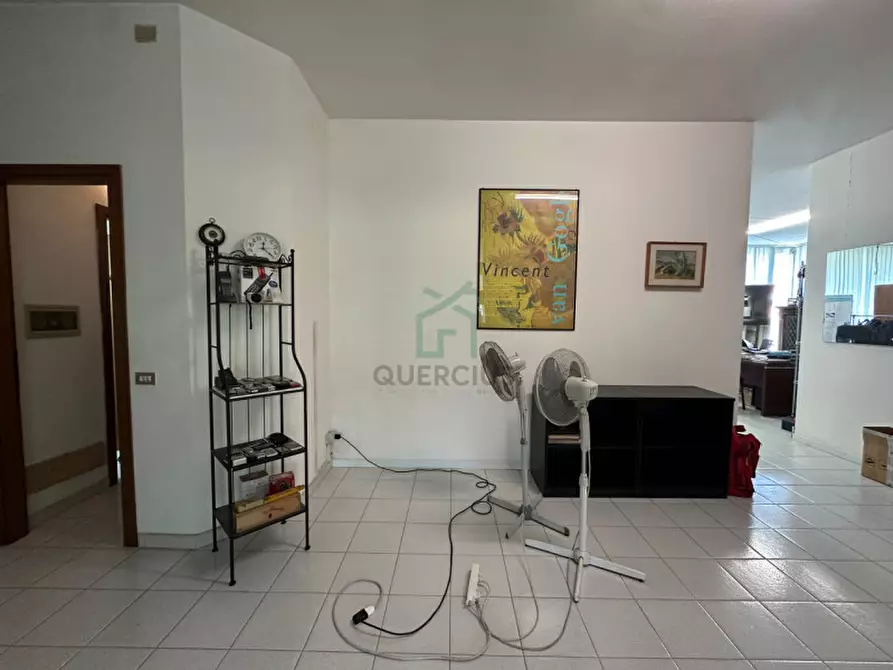 Immagine 2 di Negozio in vendita  in via don minzoni a Caldiero