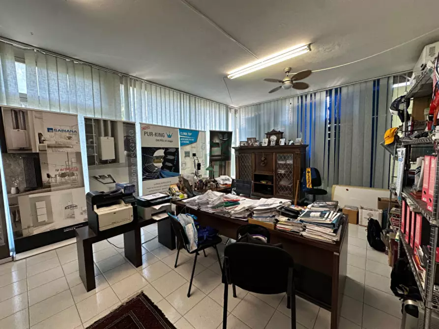 Immagine 12 di Negozio in vendita  in via don minzoni a Caldiero