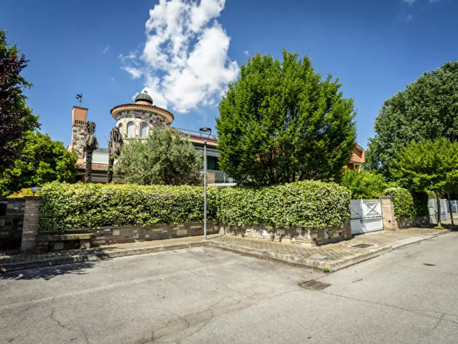 Immagine 1 di Villa in vendita  in Via Marsilio Da Carrara, 13 a Due Carrare
