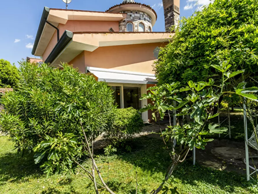 Immagine 3 di Villa in vendita  in Via Marsilio Da Carrara, 13 a Due Carrare
