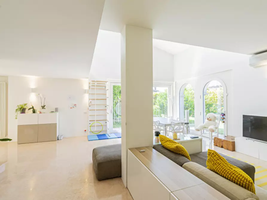 Immagine 10 di Villa in vendita  in Via Marsilio Da Carrara, 13 a Due Carrare