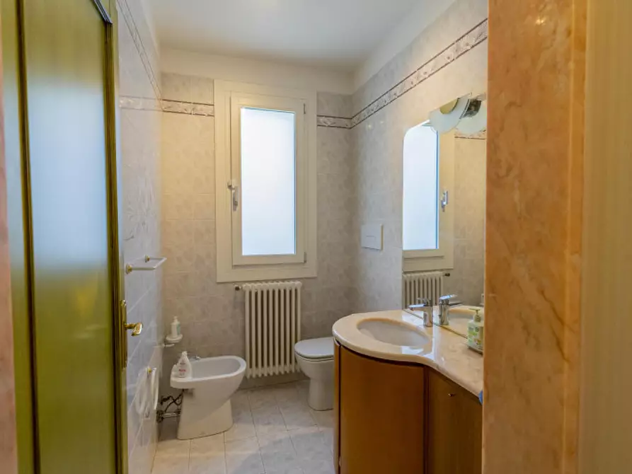 Immagine 32 di Villa in vendita  in Via Marsilio Da Carrara, 13 a Due Carrare