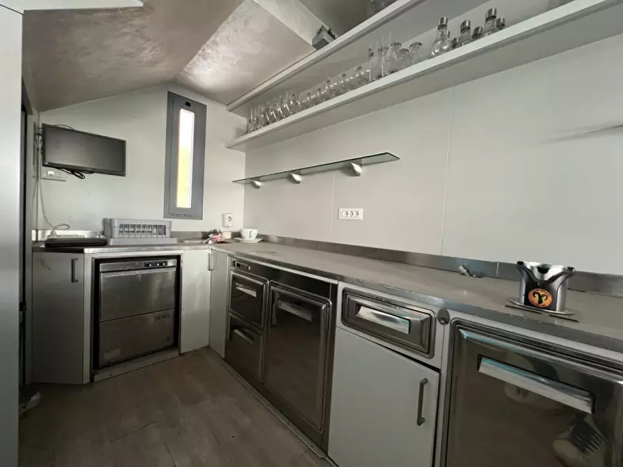 Immagine 7 di Negozio in vendita  in via Roma, 52 a Due Carrare