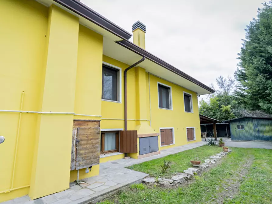 Immagine 5 di Casa bifamiliare in affitto  in Via Francesco Petrarca, 11 a Due Carrare