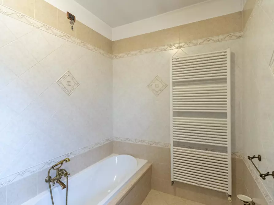 Immagine 19 di Casa bifamiliare in affitto  in Via Francesco Petrarca, 11 a Due Carrare