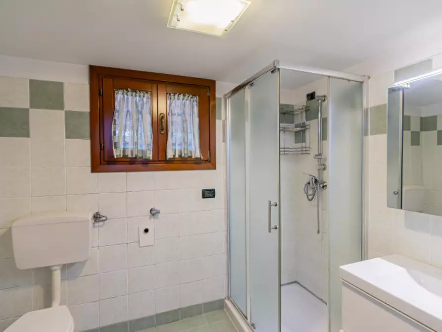 Immagine 30 di Casa bifamiliare in affitto  in Via Francesco Petrarca, 11 a Due Carrare