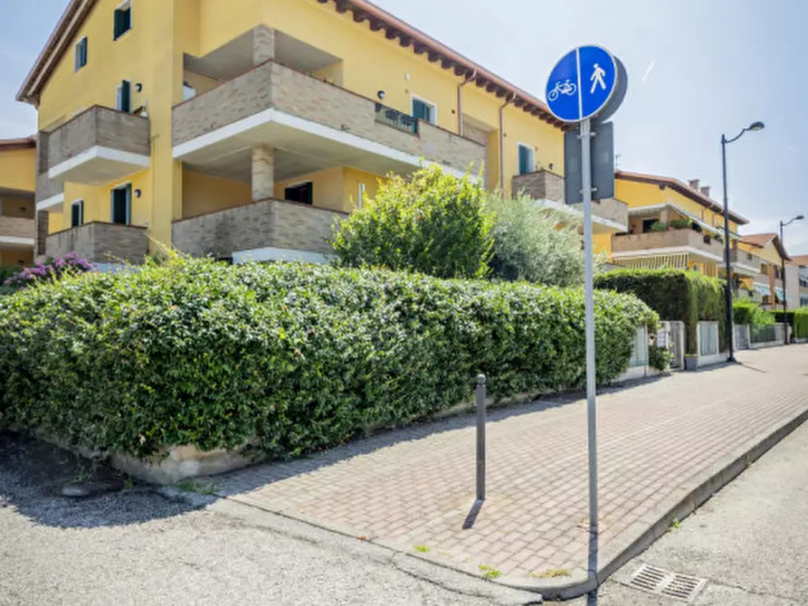 Immagine 3 di Appartamento in vendita  in Via Don Arturo Tecchio 4/3 a Due Carrare