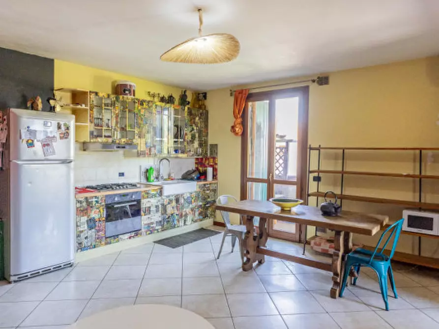 Immagine 7 di Appartamento in vendita  in Via Don Arturo Tecchio 4/3 a Due Carrare
