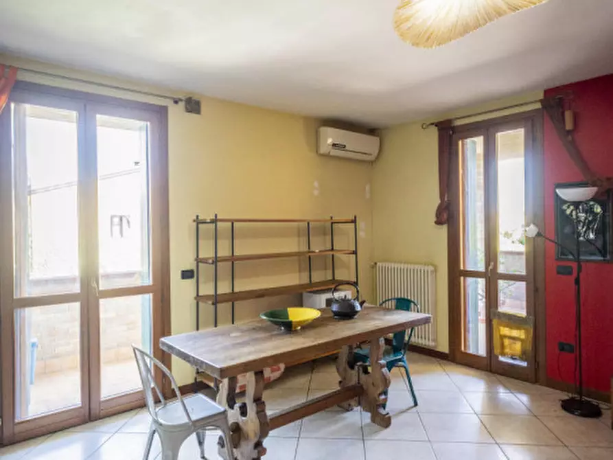 Immagine 9 di Appartamento in vendita  in Via Don Arturo Tecchio 4/3 a Due Carrare