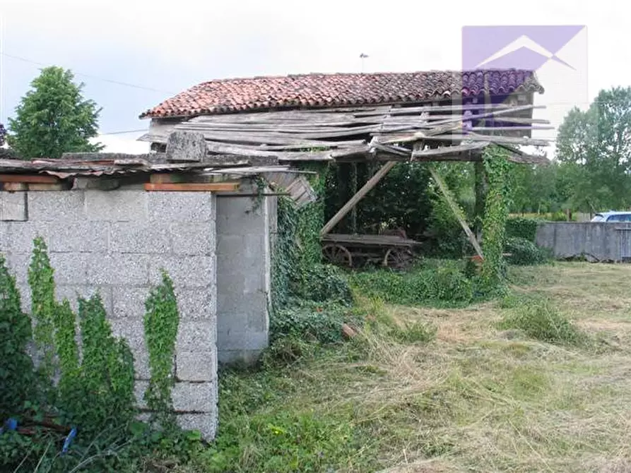 Immagine 8 di Rustico / casale in vendita  a Massanzago