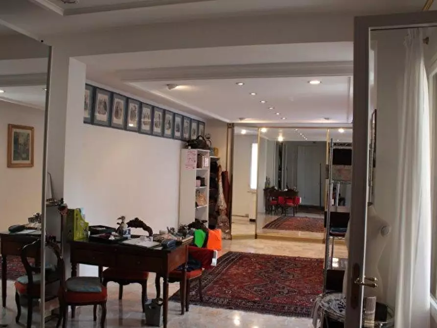 Immagine 4 di Appartamento in vendita  a Padova