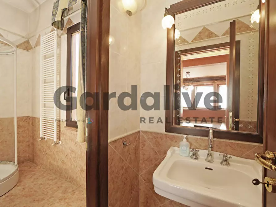 Immagine 19 di Appartamento in vendita  in Via Colombare 1 sirmione a Sirmione