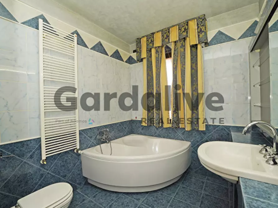 Immagine 20 di Appartamento in vendita  in Via Colombare 1 sirmione a Sirmione