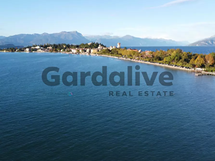 Immagine 3 di Appartamento in vendita  in Via XXV Aprile a Sirmione