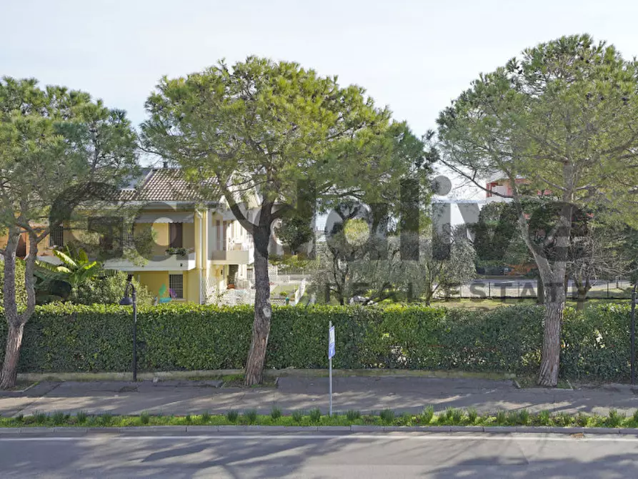 Immagine 21 di Appartamento in vendita  in Via XXV Aprile a Sirmione