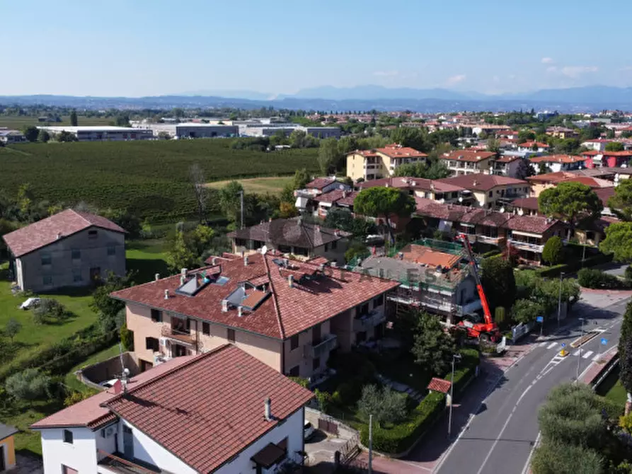 Immagine 3 di Appartamento in vendita  in Via San Martino della Battaglia a Sirmione