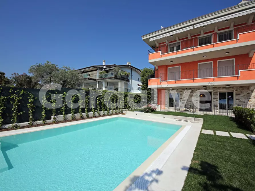 Immagine 3 di Appartamento in vendita  in Via XXV Aprile a Sirmione