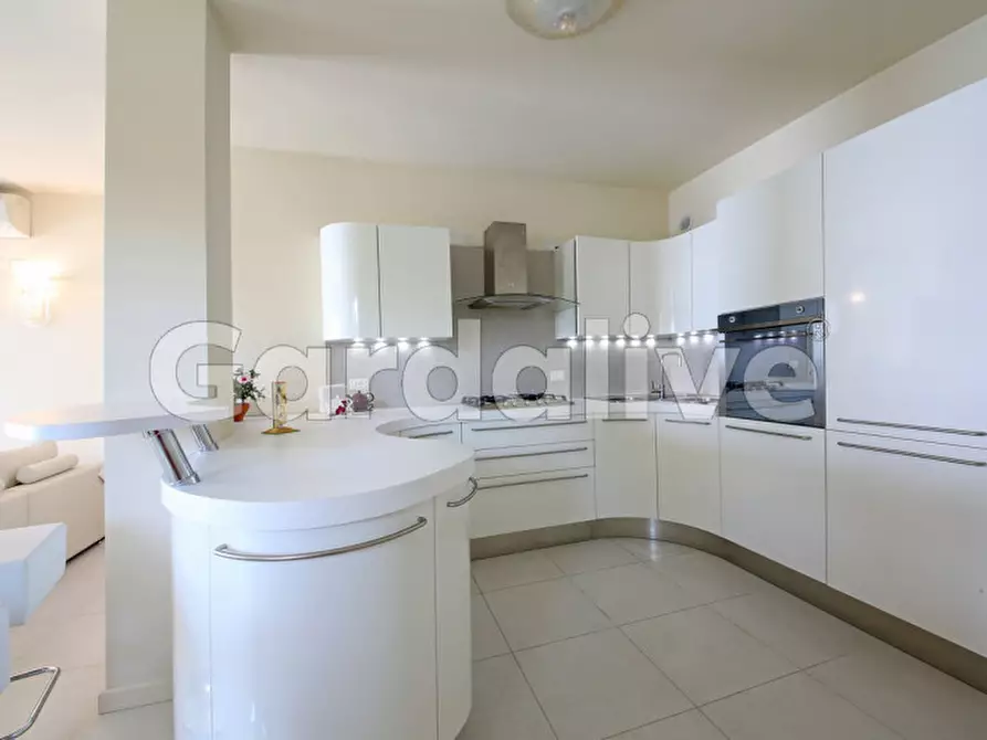 Immagine 7 di Appartamento in vendita  in Via XXV Aprile a Sirmione