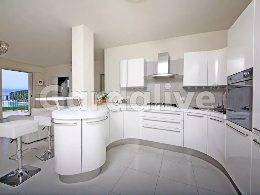 Immagine 8 di Appartamento in vendita  in Via XXV Aprile a Sirmione