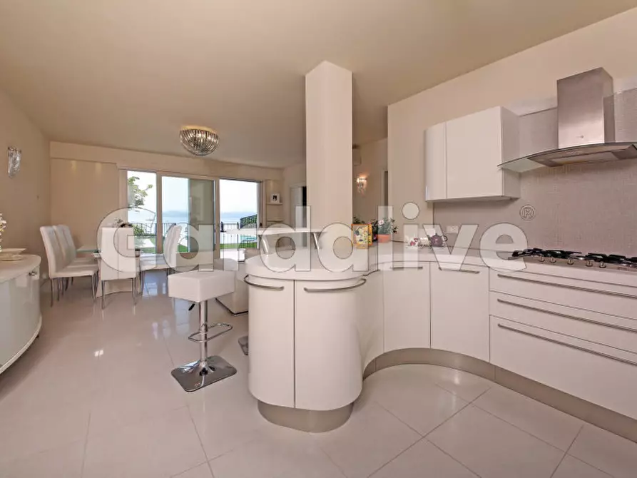 Immagine 9 di Appartamento in vendita  in Via XXV Aprile a Sirmione