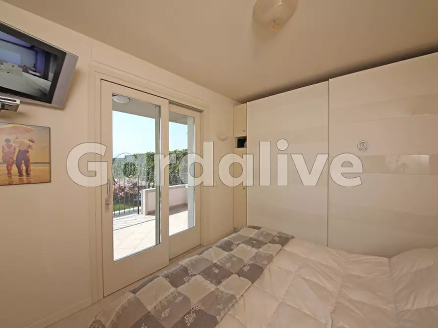 Immagine 11 di Appartamento in vendita  in Via XXV Aprile a Sirmione