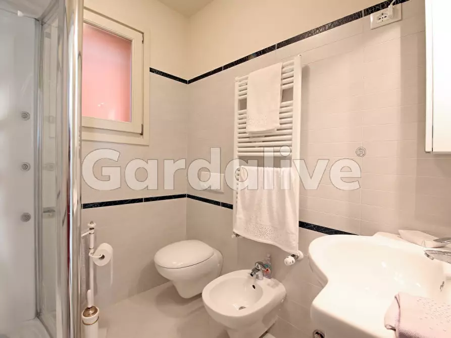 Immagine 13 di Appartamento in vendita  in Via XXV Aprile a Sirmione