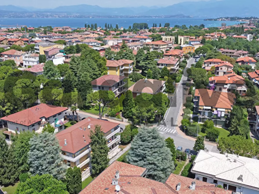 Immagine 2 di Appartamento in vendita  in Via Garibaldi a Sirmione