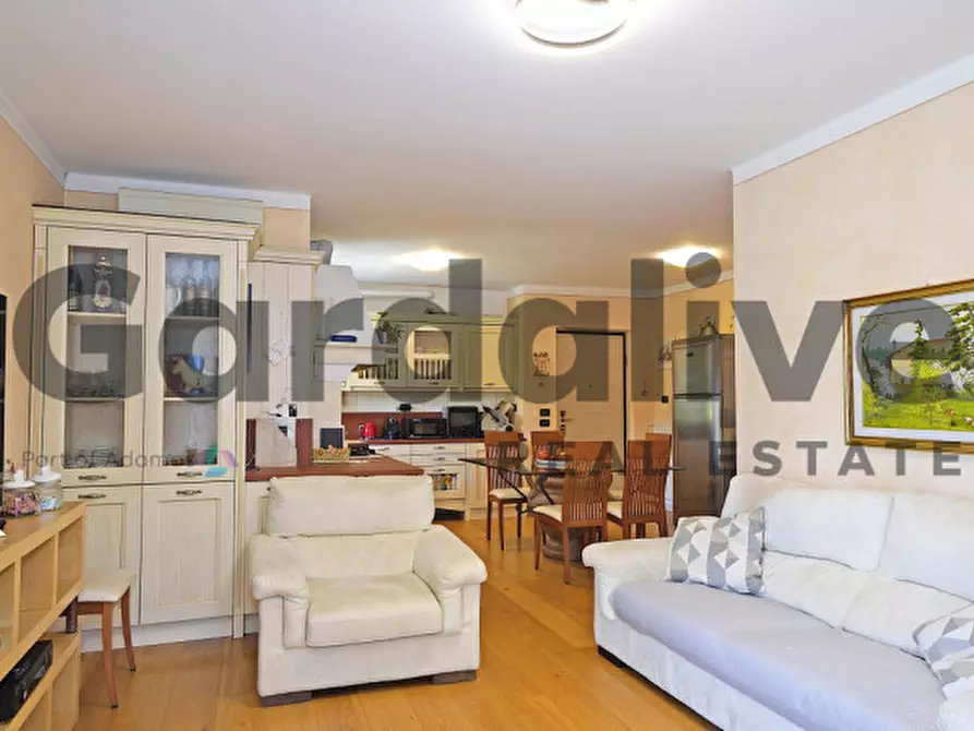 Immagine 8 di Appartamento in vendita  in Via Garibaldi a Sirmione