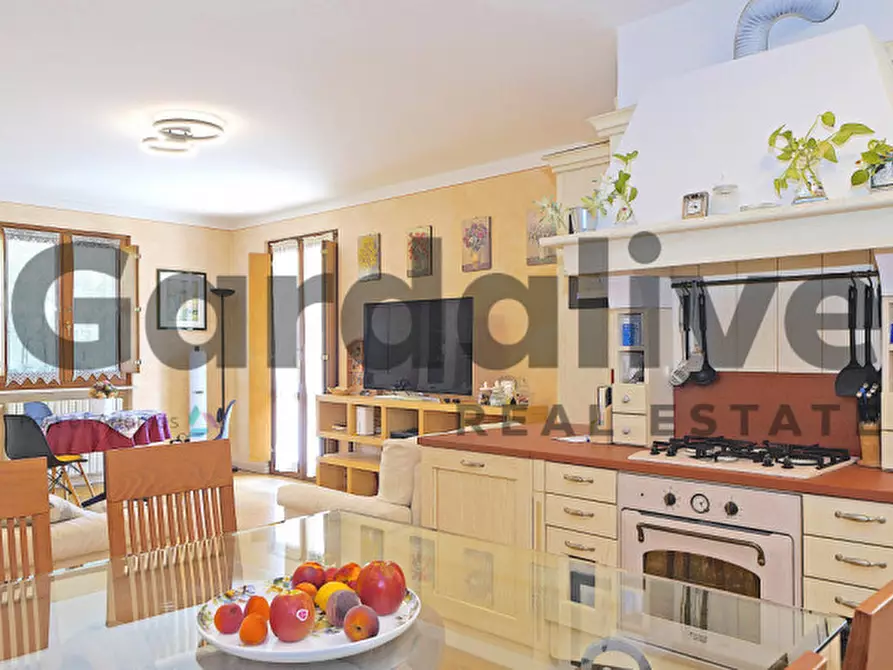 Immagine 14 di Appartamento in vendita  in Via Garibaldi a Sirmione