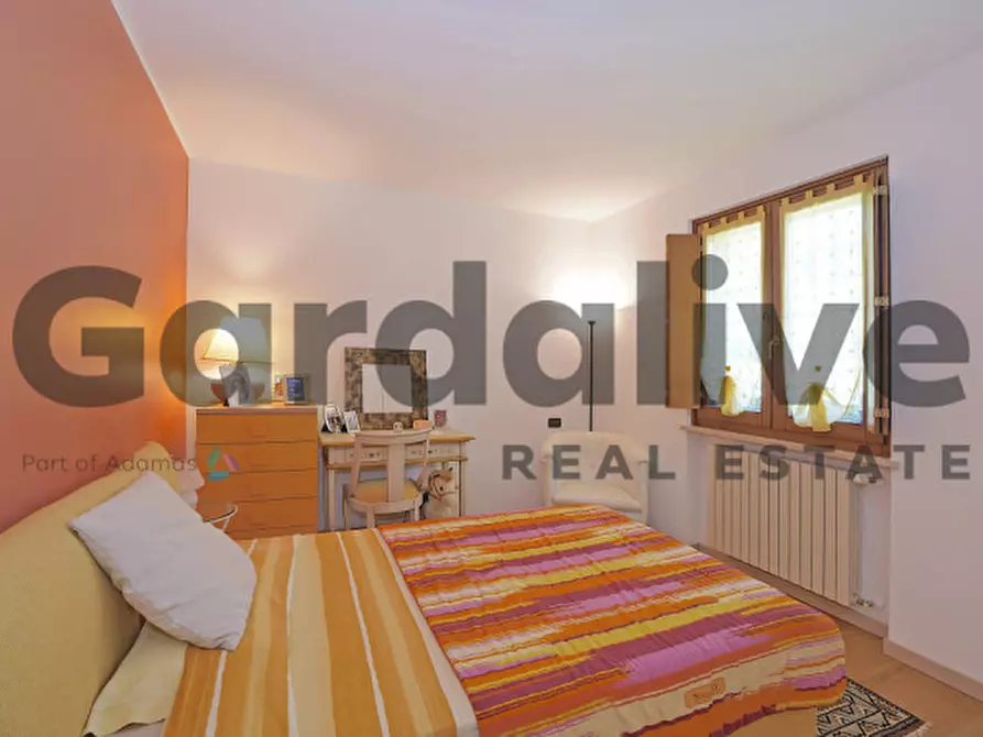 Immagine 19 di Appartamento in vendita  in Via Garibaldi a Sirmione