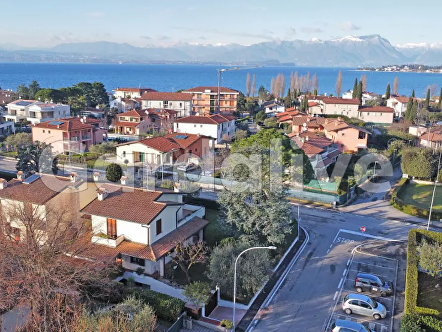 Immagine 12 di Casa indipendente in vendita  a Sirmione