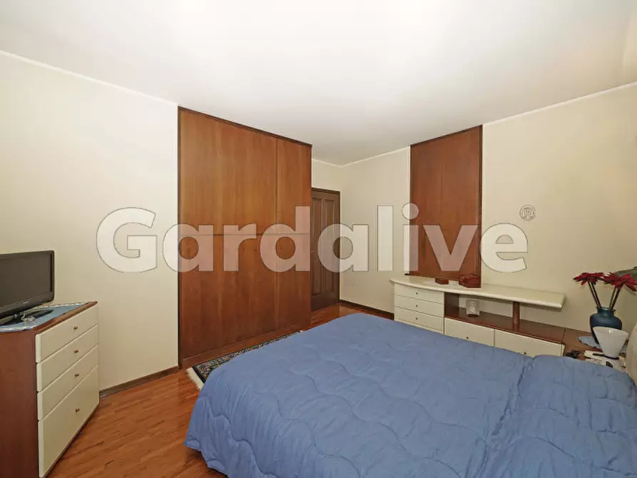 Immagine 18 di Casa indipendente in vendita  a Sirmione