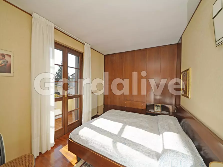 Immagine 21 di Casa indipendente in vendita  a Sirmione