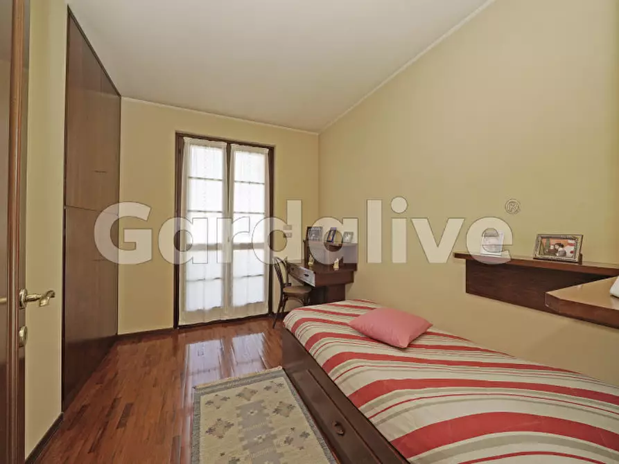 Immagine 25 di Casa indipendente in vendita  a Sirmione