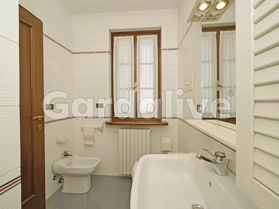 Immagine 27 di Casa indipendente in vendita  a Sirmione