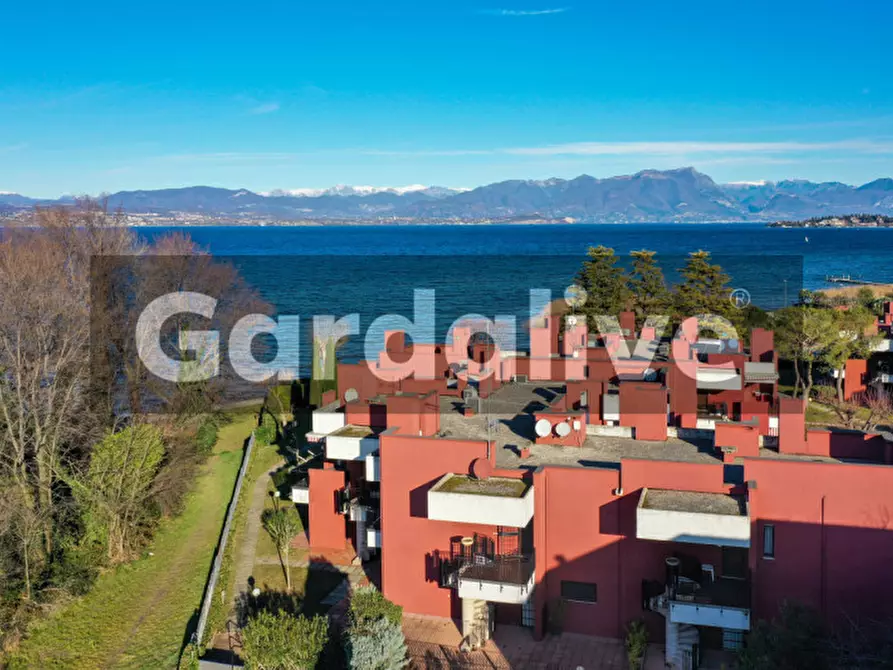 Immagine 1 di Appartamento in vendita  in Residence Holiday (D) a Sirmione