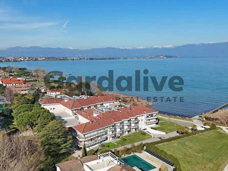Immagine 8 di Appartamento in vendita  in Via Verona a Sirmione