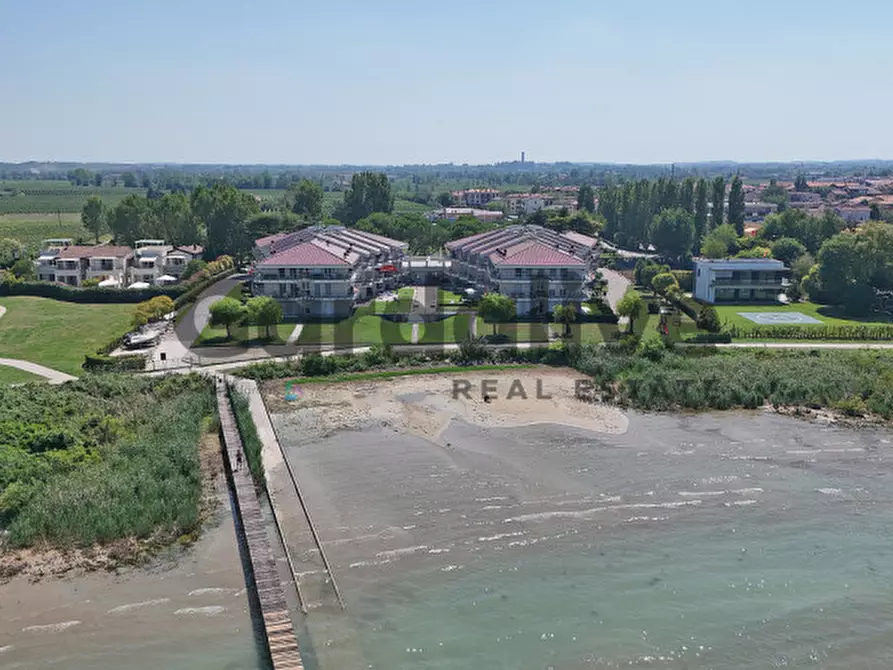 Immagine 5 di Appartamento in vendita  in via Verona 105 a Sirmione