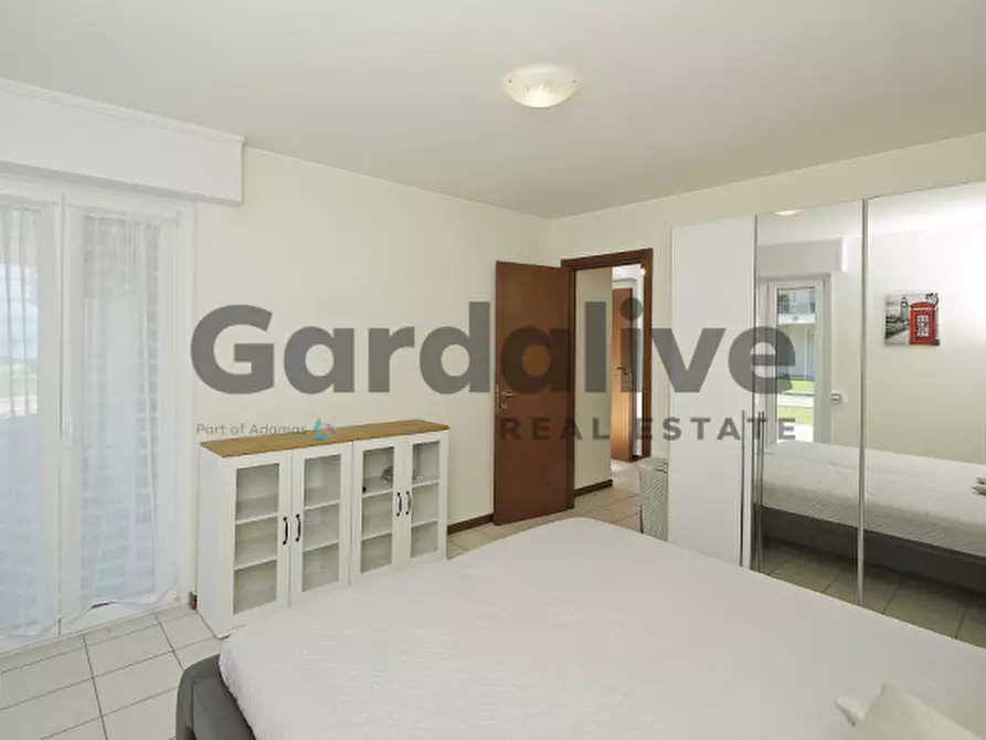 Immagine 14 di Appartamento in vendita  in via Verona 105 a Sirmione