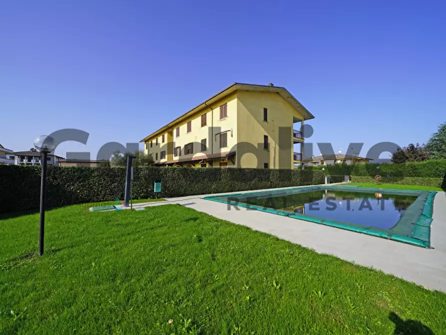 Immagine 2 di Appartamento in vendita  in Via Fratelli Bandiera a Sirmione