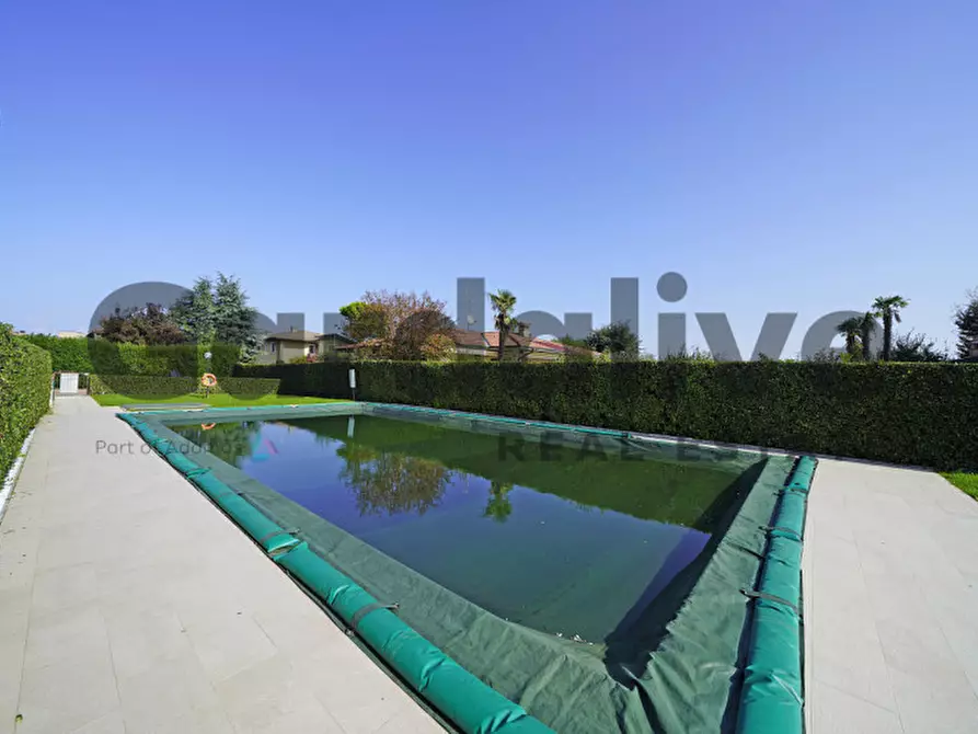 Immagine 5 di Appartamento in vendita  in Via Fratelli Bandiera a Sirmione