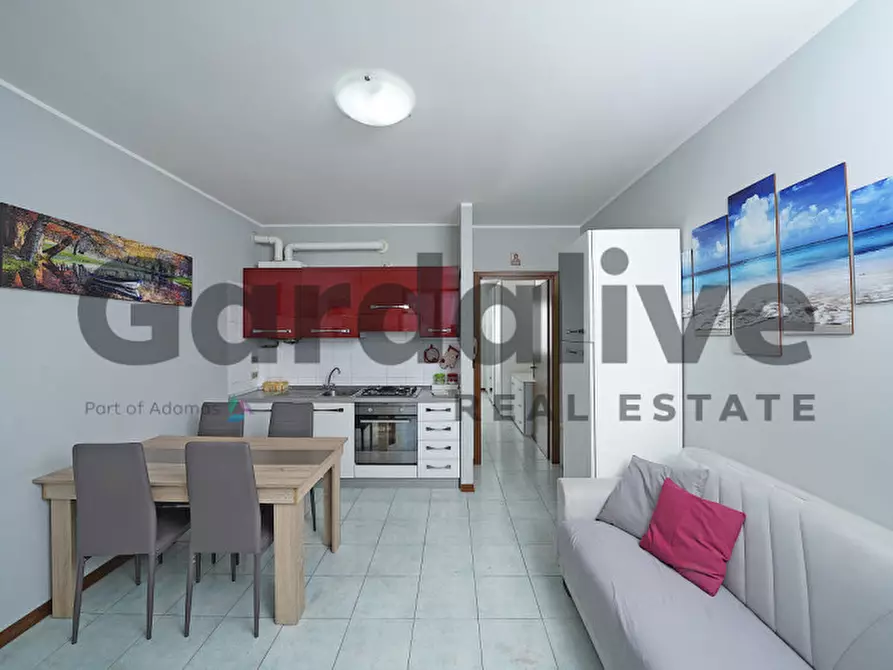 Immagine 10 di Appartamento in vendita  in Via Fratelli Bandiera a Sirmione