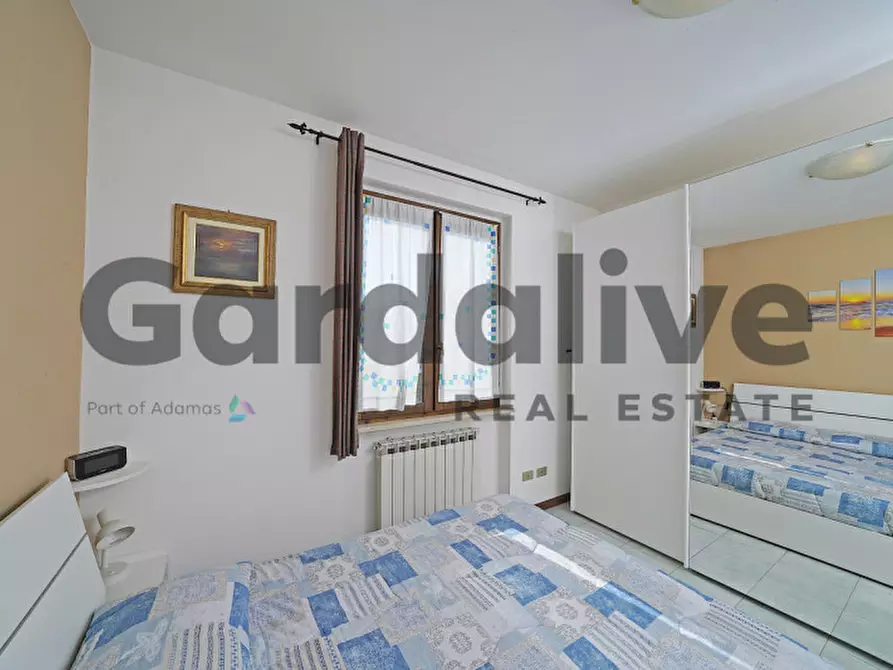 Immagine 15 di Appartamento in vendita  in Via Fratelli Bandiera a Sirmione