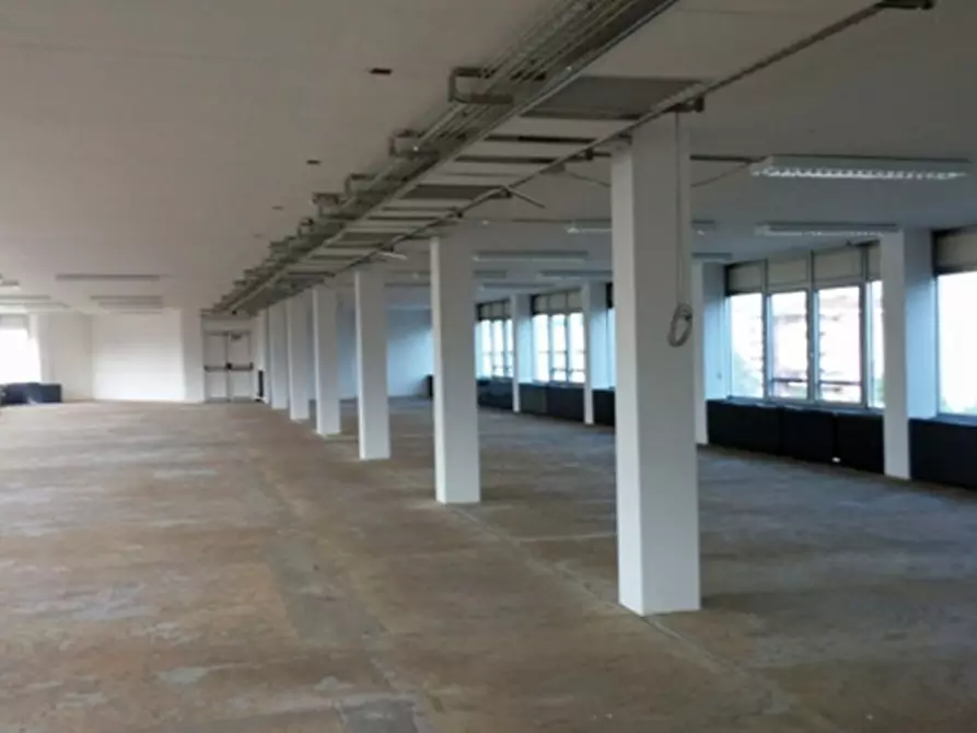 Immagine 12 di Ufficio in affitto  in VIA VOLTA A. a Trezzano Sul Naviglio