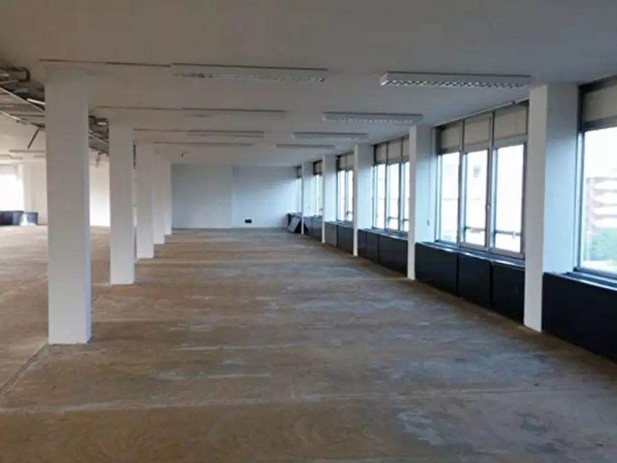 Immagine 14 di Ufficio in affitto  in VIA VOLTA A. a Trezzano Sul Naviglio