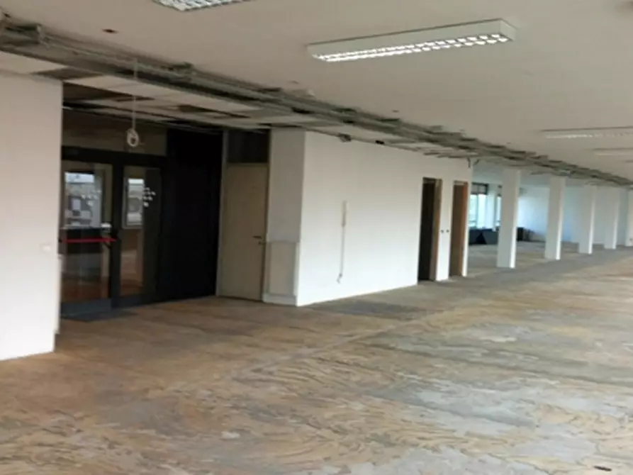 Immagine 17 di Ufficio in affitto  in VIA VOLTA A. a Trezzano Sul Naviglio