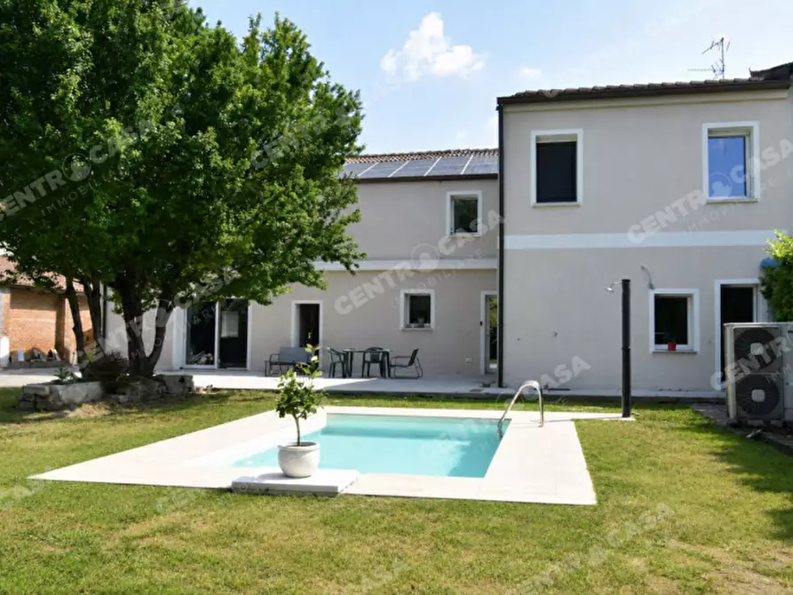 Immagine 1 di Casa bifamiliare in vendita  in Via Rovigo a Legnago