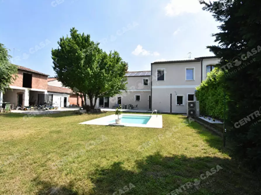 Immagine 2 di Casa bifamiliare in vendita  in Via Rovigo a Legnago