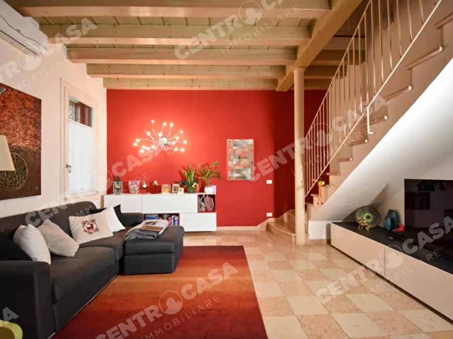 Immagine 1 di Casa bifamiliare in vendita  in Via Cavour 2 a Legnago